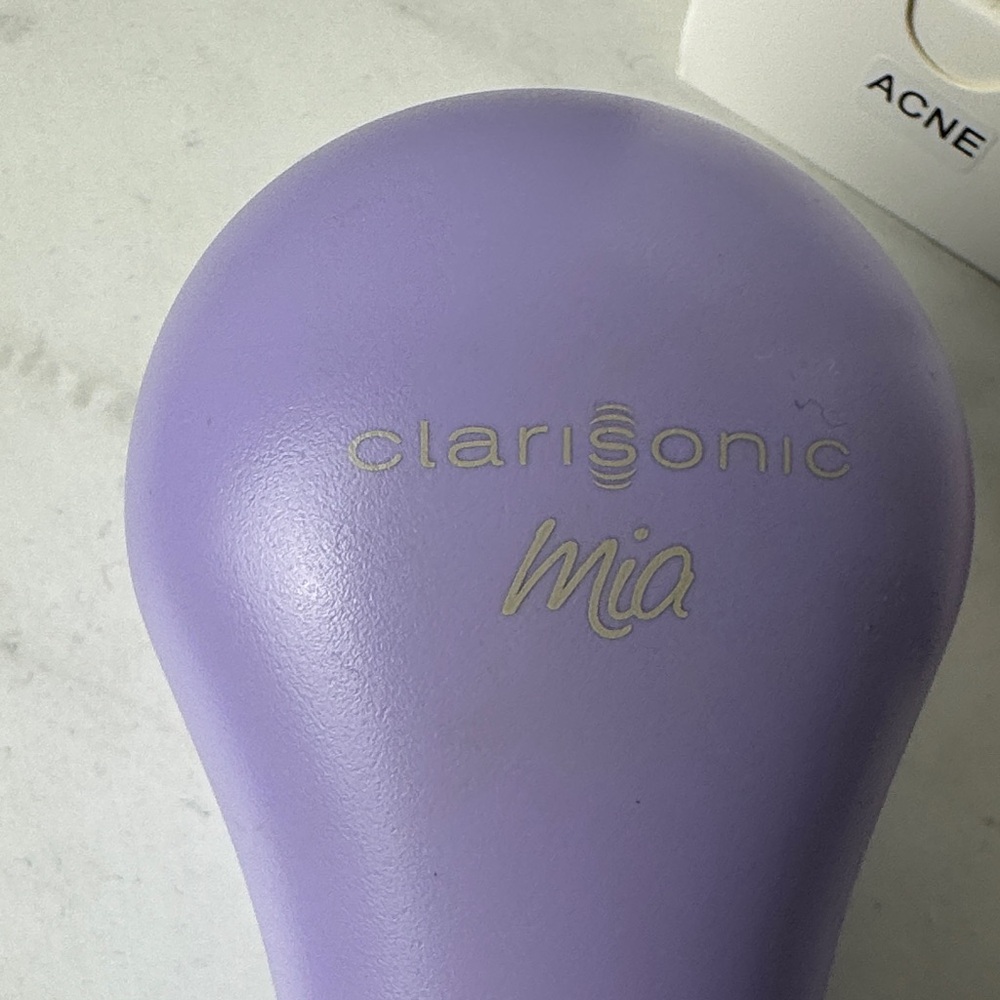 Clarisonic Mia Purple Facial Cleansing Brush with 10 unused heads - Picture 3 of 7